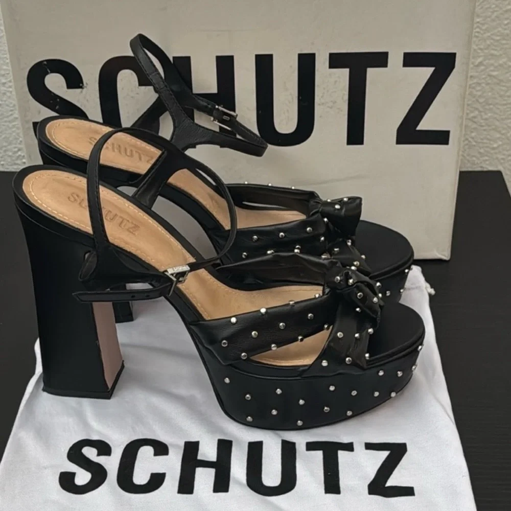 Stunning Authentic Schutz designer studded soft black leather platform heels 9.5